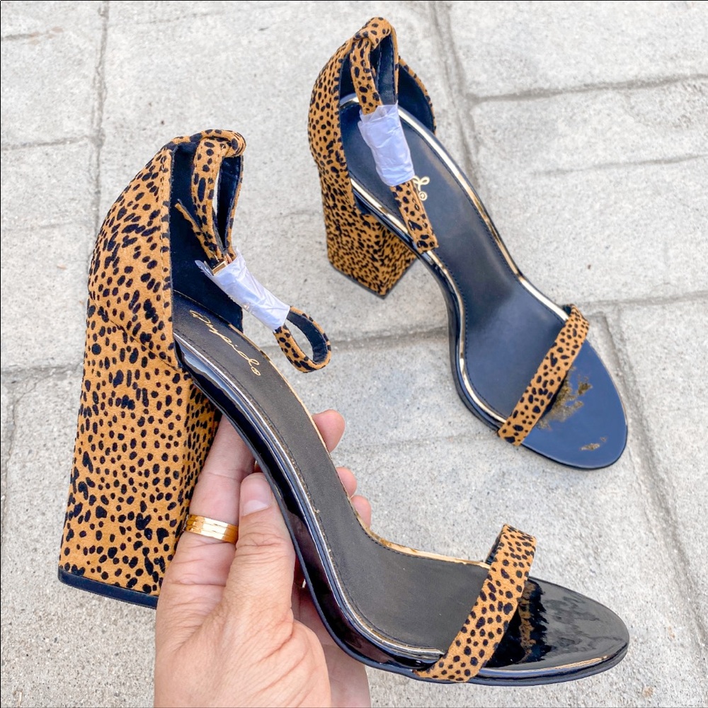 Qupid animal print one strap sandals NWT qupid 9 - Picture 1 of 7